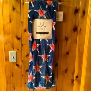 Red Star Oversized 50” x 70” Patriotic Throw